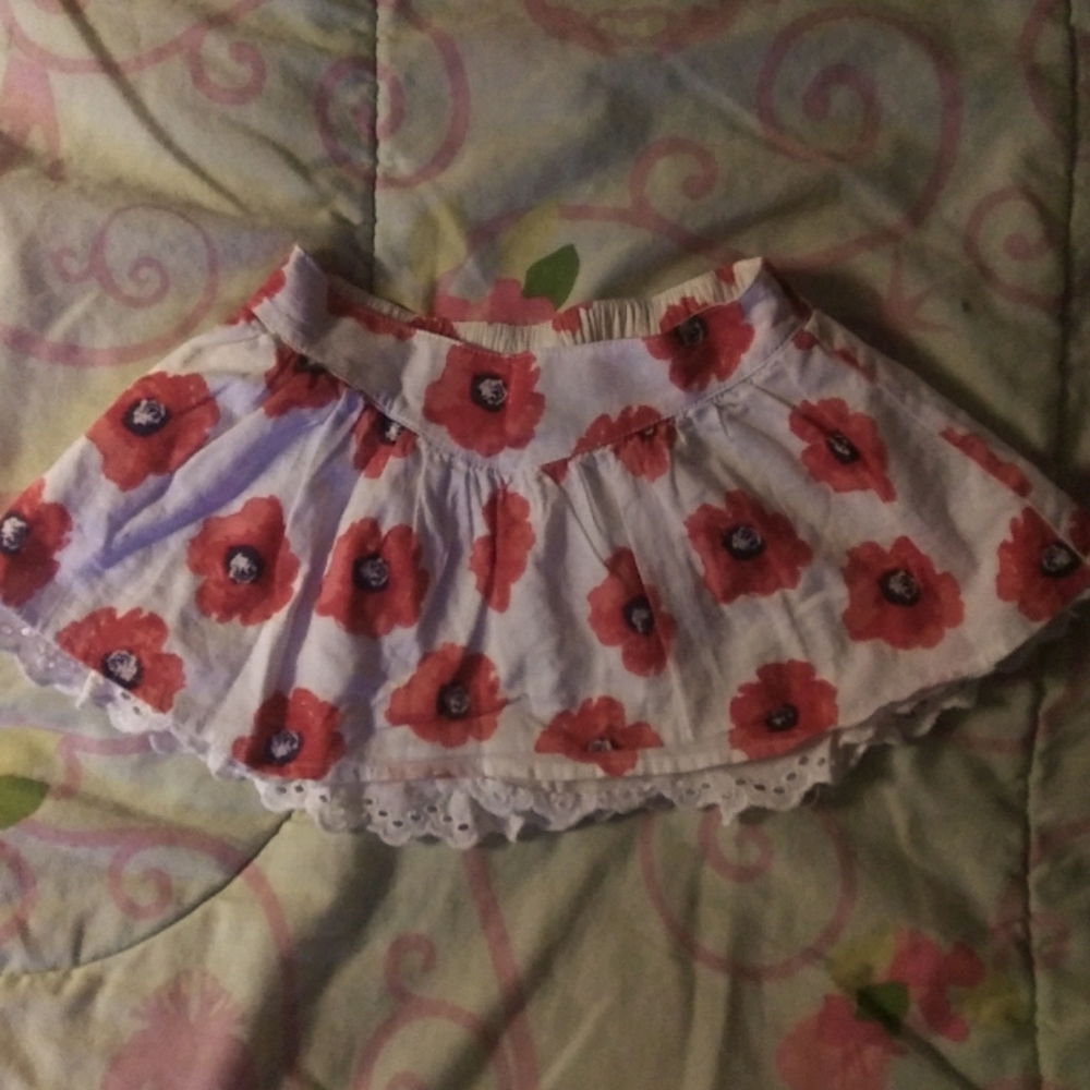 Two cute skirts size 12 months